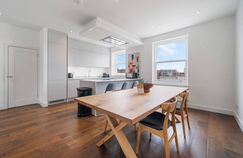 Primrose Hill House | Primrose 3BR/3BA Townhouse in Central London