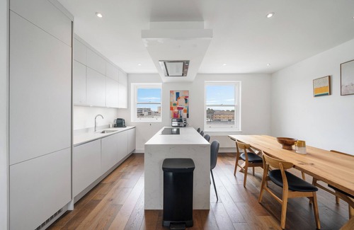 Primrose Hill House | Primrose 3BR/3BA Townhouse in Central London