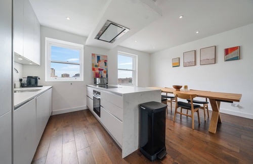 Primrose Hill House | Primrose 3BR/3BA Townhouse in Central London