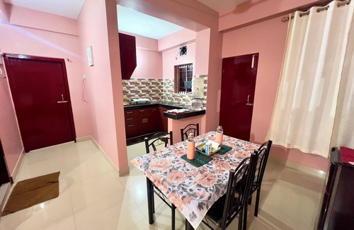 Sualkuchi Condo | Primrose - Aesthetic 2-bedroom condo with WiFi, AC with balcony