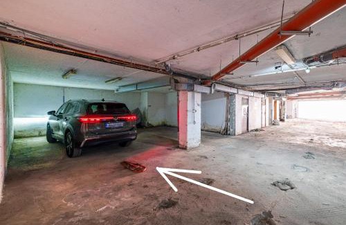 Golden Sands Apartment | Primrose Apartment with Free Parking