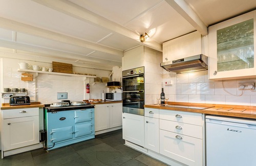 Treyarnon Cottage | Primrose Cottage - a cottage that sleeps 10 guests in 5 bedrooms