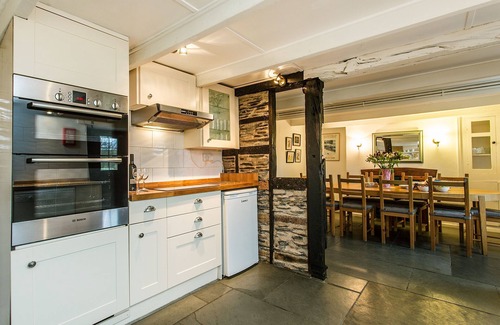 Treyarnon Cottage | Primrose Cottage - a cottage that sleeps 10 guests in 5 bedrooms