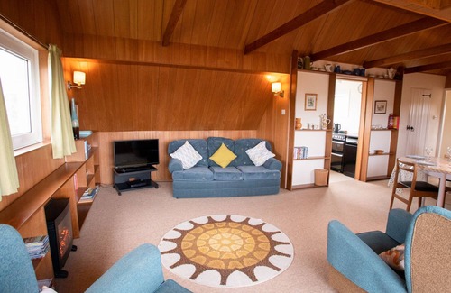 Roch Cottage | PRIMROSE COTTAGE, family friendly, with a garden in Newgale