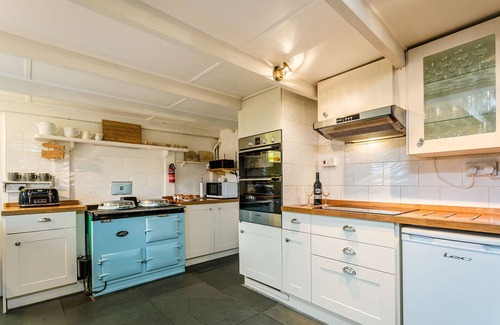 Treyarnon Cottage | Primrose Cottage is a beautifully restored 400-year-old gem