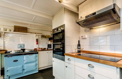 Treyarnon Cottage | Primrose Cottage is a beautifully restored 400-year-old gem