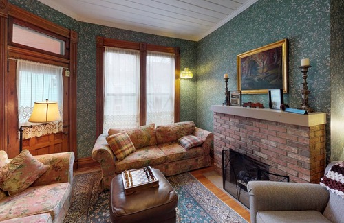 Nelsonville Bed & Breakfast | Primrose Path Bed and Breakfast Hocking Hills between Logan and Athens