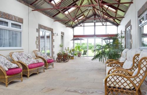 Great Hatfield House | Primrose - W43303