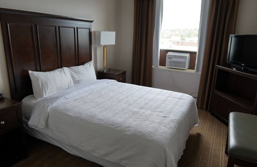 Thunder Bay Hotel | Prince Arthur Waterfront Hotel & Suites