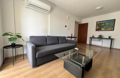 Ayios Dhometios Apartment | Prince Boutique Apartment/1BR