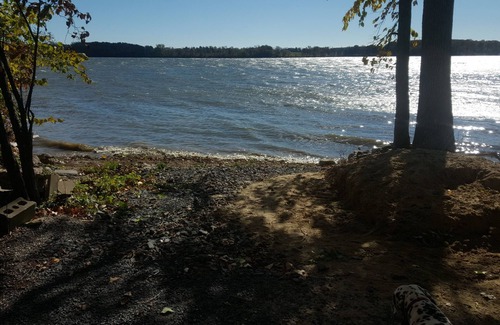 Adolphustown Cottage | Prince Edward County-A Ferry Ride Away, 2 Bedroom Waterfront Cottage Rental.