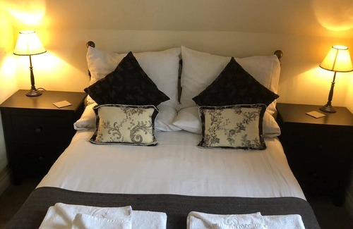 East Cowes Hotel | Prince of Wales