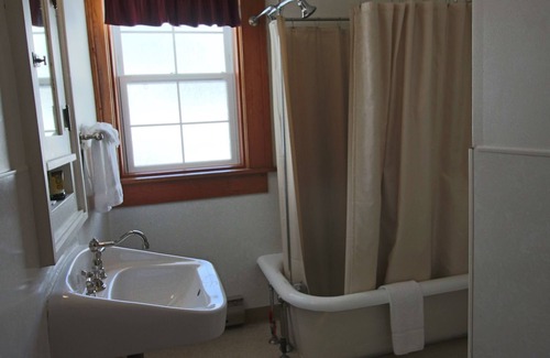 Waterton Park Hotel | Prince of Wales Hotel