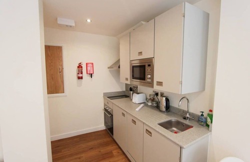 Bristol Floating Harbour Apartment | Prince Street Studio 1 - Hopewell
