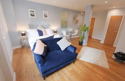 Bristol Floating Harbour Apartment | Prince Street Studio 8