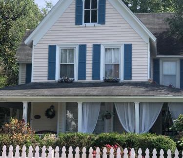 Princess Anne Bed & Breakfast | Princess Anne Book Lovers Inn