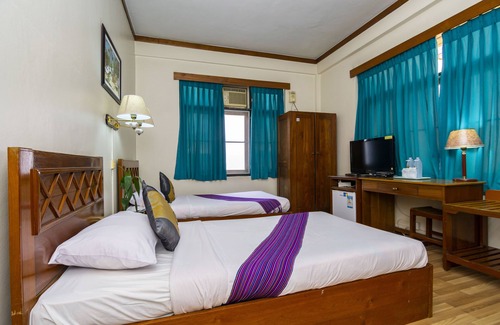 Kyaing Tong Hotel | Princess Hotel