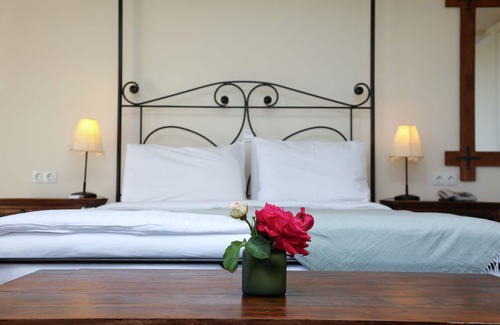 Kostitsi Hotel | Princess Lanassa