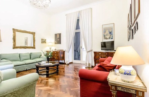 Quartieri Spagnoli Apartment | Princess Palace Naples