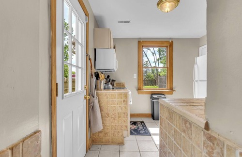 Old Town Fredericksburg House | Princess RSVP- Centrally located, Minutes to Mary Washington Hospital & I95