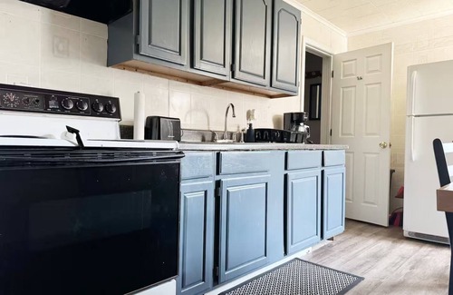 Princeton Apartment | Princeton Place - QUEEN 2BD/1BA Apt