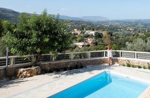 Embrosneros Villa | Prinus Country Retreat Apokoronas, heated pool, 13km from the sea