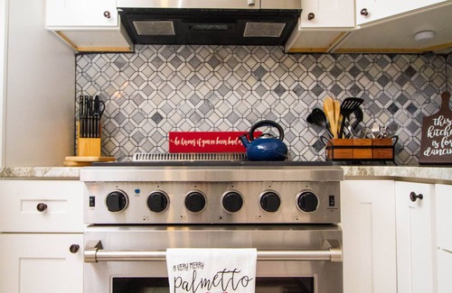 Westside House | Pristine 2BR in the heart of Charleston!