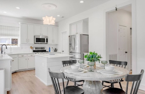 Thompson's Station House | Pristine 4BR w/Fire Pit, Walk to Starbucks & Swig