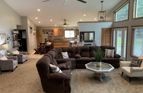Newaygo House | Pristine, 5000 sq ft waterfront Resort with Indoor Pickleball and boat rental!