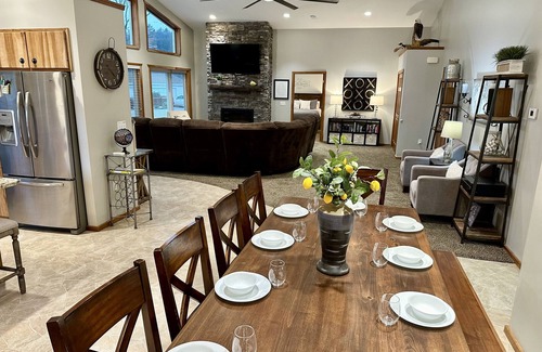 Newaygo House | Pristine, 5000 sq ft waterfront Resort with Indoor Pickleball and boat rental!