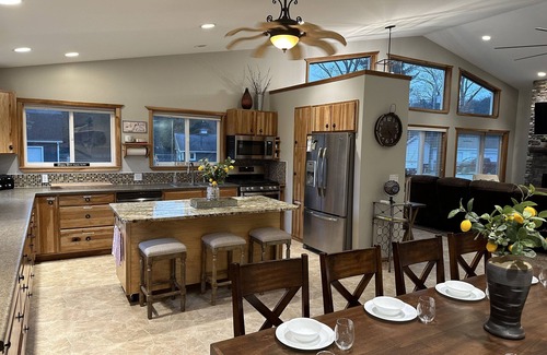 Newaygo House | Pristine, 5000 sq ft waterfront Resort with Indoor Pickleball and boat rental!