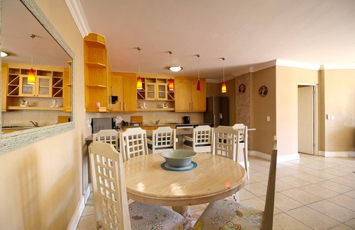 Cape Town City Centre Apartment | Pristine Apartment in the Heart of Cape Town