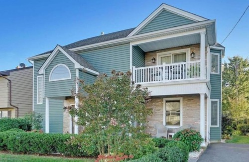 Wall House | Pristine Belmar Beach House - Perfect for couples and families