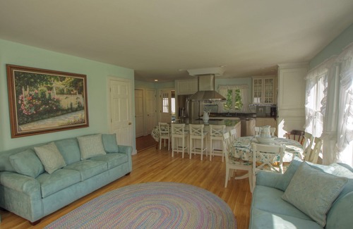 Edgartown House | Pristine Chappy! Prime August weeks 2026!