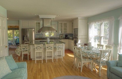 Edgartown House | Pristine Chappy! Prime August weeks 2026!