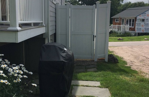 Snug Harbor Cottage | Pristine cottage 1 mile from East Matunuck State Beach.