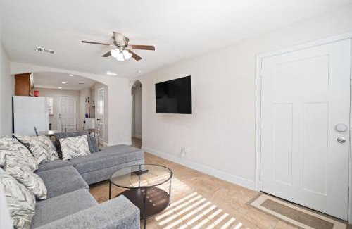 OST - South Union Apartment | Pristine & Exquisitely Designed APT 7 Min From TX Med Center