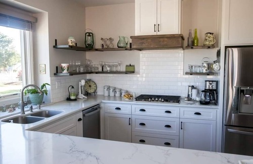 Acampo Other | Pristine Farmhouse in the Heart of Lodi Wine Country
