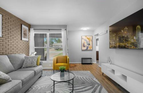 Richardson Apartment | Pristine & Homely Getaway with 6pple hot tub