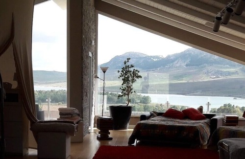 Piana degli Albanesi Villa | pristine villa in the valley