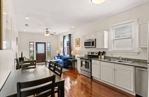 Bayou St. John Apartment | Pristine Mid-City 2BD | Courtyard | Pet Friendly
