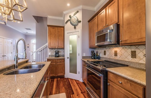 Oceanmarsh Subdivision House | Pristine New Listing! Located in Harbour Key