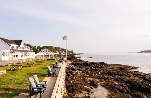 Ocean Point House | Pristine Ocean View Retreat Perfect for Romantic Mornings | Room with King Bed