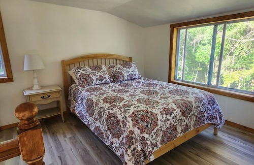 Newfane Cottage | Pristine, Peaceful & Private - relax refreshing waterfalls and swimming holes