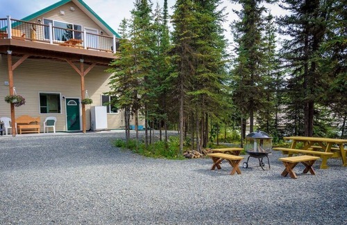 Sterling Apartment | Pristine Private Kenai River Front Property With An Eagle's Nest 360 Degree View