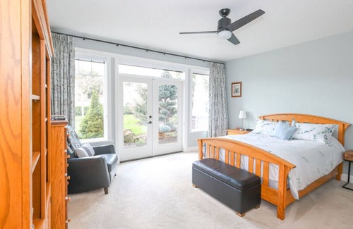 Cowichan Bay House | Pristine Rancher 3 bdrm rancher detached gym hot tub min to Cow Bay