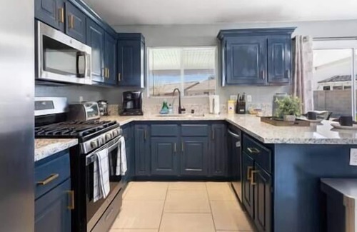 North Las Vegas House | ❤️Pristine Retreat - Chic 3 BR Home w Spa & Golf