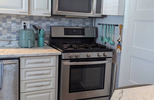 Harwich Cottage | Pristine two bedroom cottage with everything you need. Minutes to beach!