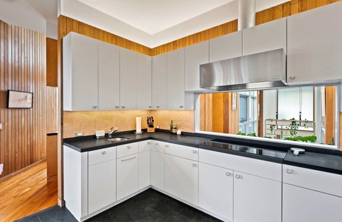 Eastport House | Pristine waterfront eco-estate with panoramic views, surrounded by 22.