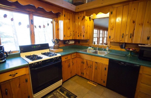 Waterford House | Pristine Waterfront Home near Sunday River. Ski, Swim, Fish, Relax! 5 STAR *